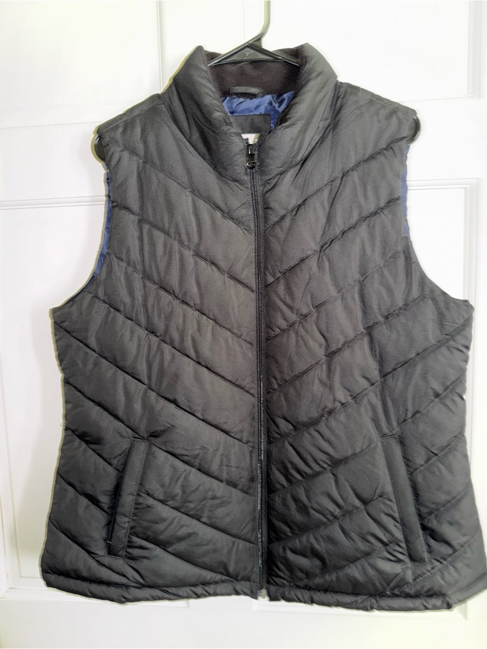GAP Black Quilted Puffer Vest